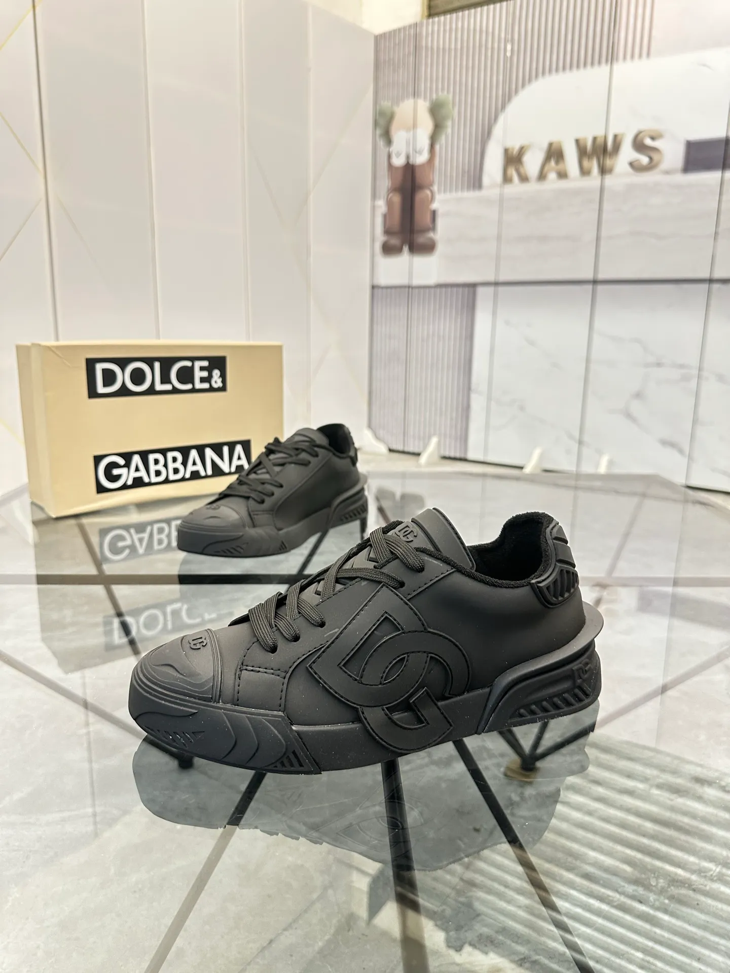 Men's shoes for sale 💰: 💰P500¥ Product trademark: DG* "Dolce & Gabbana*" low-cut casual shoes Regular size: 35-45 (can be customized to 46) Couple style Product material: imported silk leather upper, breathable lining, original outsole. Number: 803